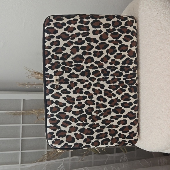 Madison Spotted Leopard Universal Laptop Sleeve - Picture 4 of 5